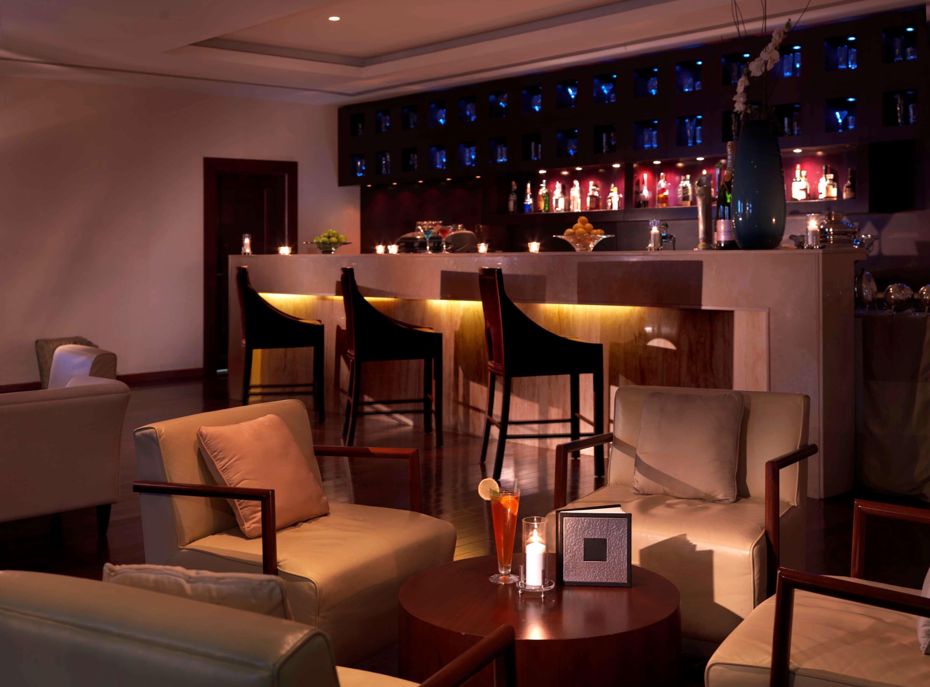 Radisson Blu Resort, Füceyre Dış mekan fotoğraf The bar at the lounge
