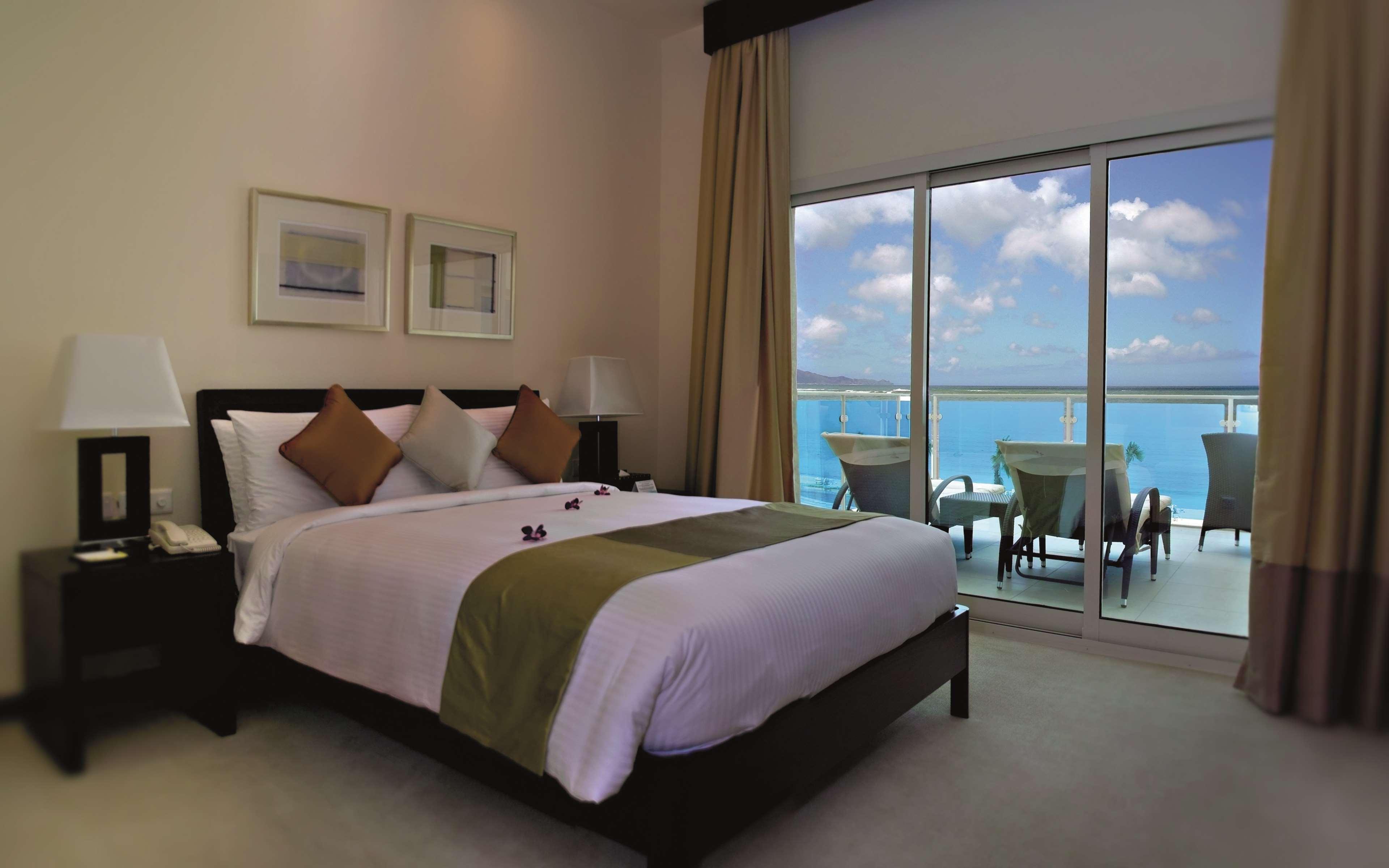 Radisson Blu Resort, Füceyre Dış mekan fotoğraf A bedroom at the resort