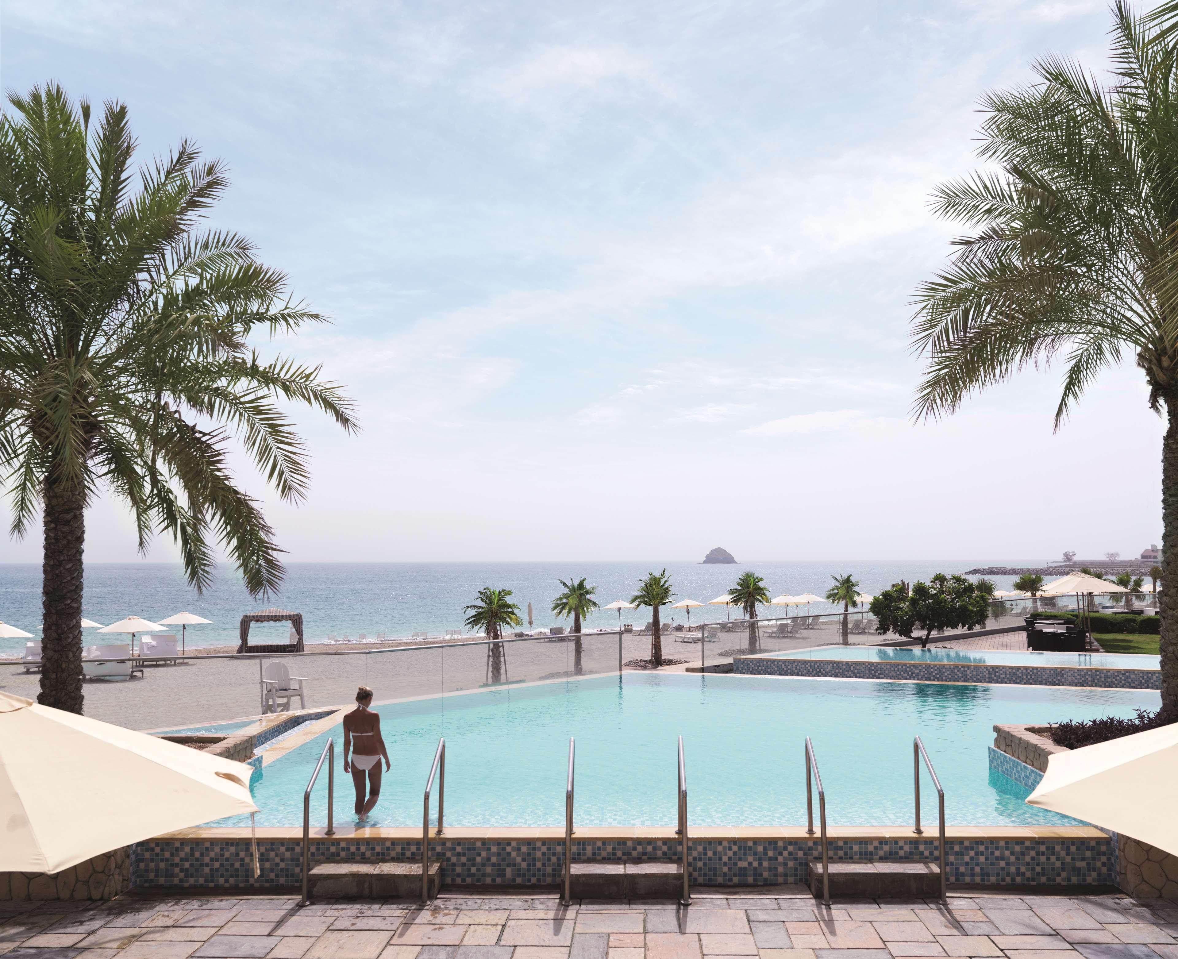Radisson Blu Resort, Füceyre Dış mekan fotoğraf The pool at the Kempinski Hotel, Muscat