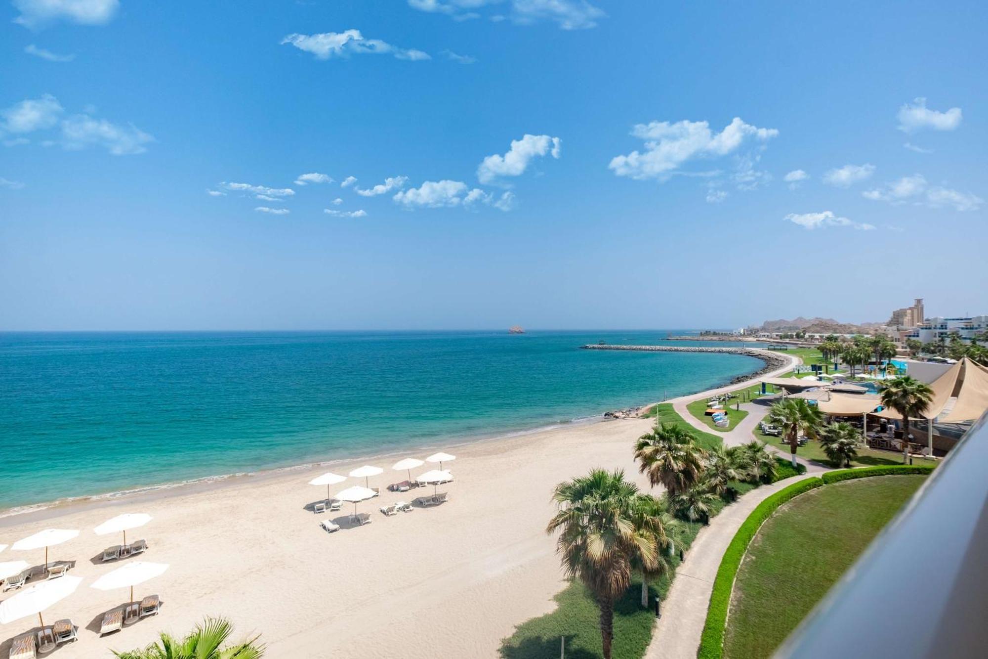 Radisson Blu Resort, Füceyre Dış mekan fotoğraf Beach at Jumeirah Beach Hotel