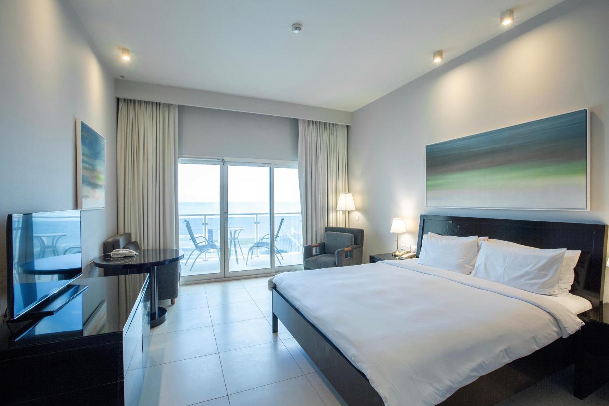Radisson Blu Resort, Füceyre Dış mekan fotoğraf A room at the hotel
