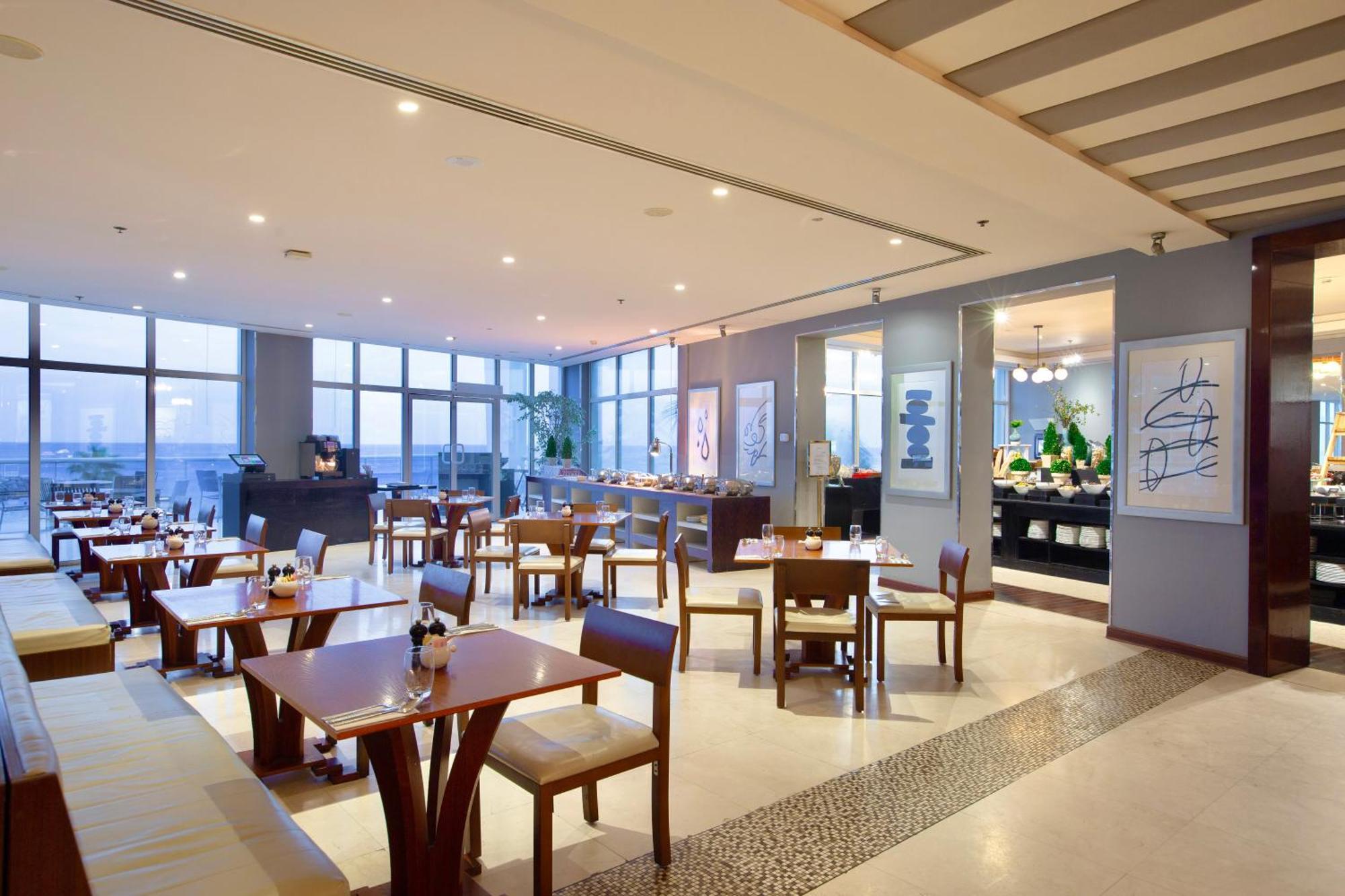 Radisson Blu Resort, Füceyre Dış mekan fotoğraf The restaurant