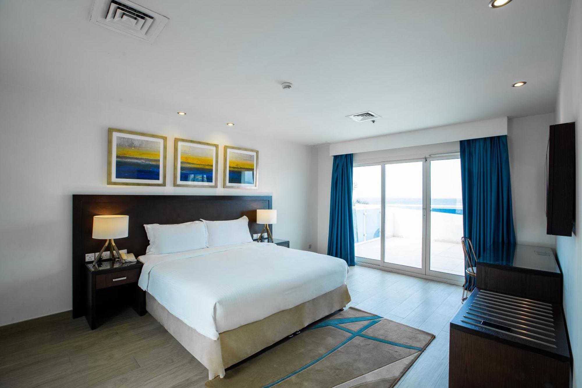 Radisson Blu Resort, Füceyre Dış mekan fotoğraf A bedroom at the hotel