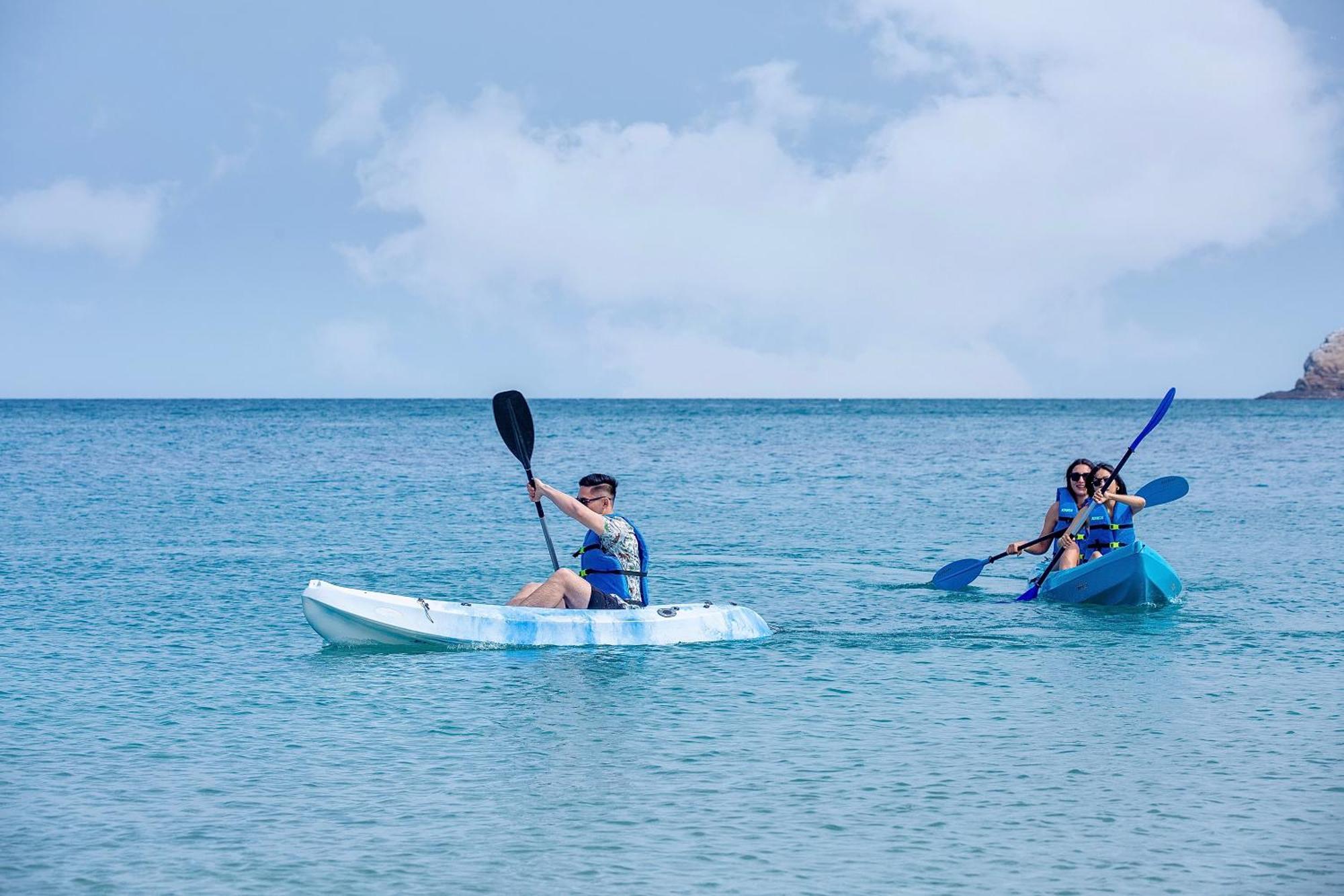 Radisson Blu Resort, Füceyre Dış mekan fotoğraf Kayaking in Pattaya